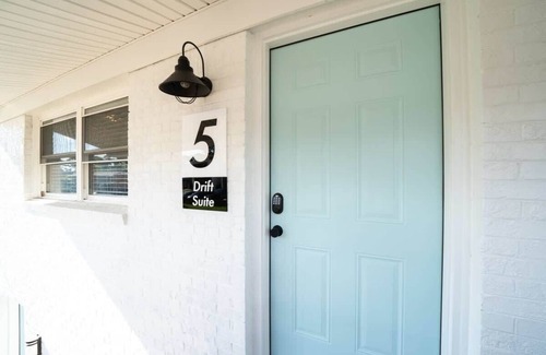 East Ocean View Apartment | OV Mosaic - Drift Suite