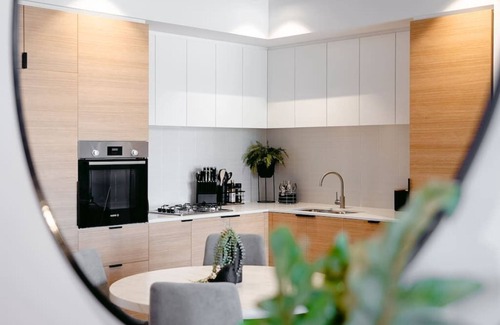 Footscray Apartment | Ovation - Central Footscray Apt. w/ parking & pool