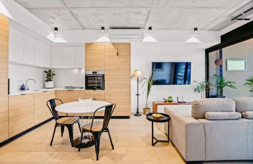 Footscray Apartment | Ovation - New Footscray Apt w parking & pool