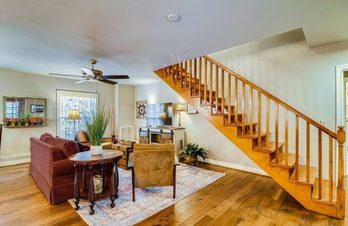 Franklin House | Over Yonder