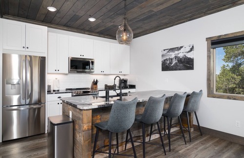 Orderville House | Overlook Casita | Private Hot tub | Zion NP