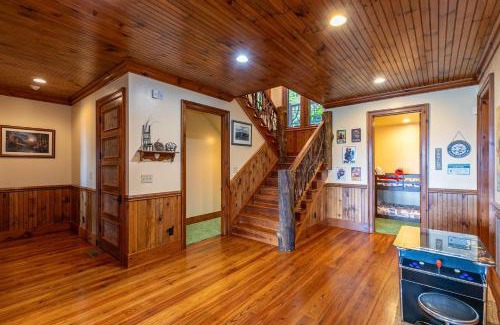 Banner Elk House | Overlook Estate in The Farm
