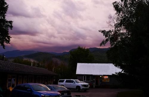 Clearwater Hotel | Overlook Inn & Cabins