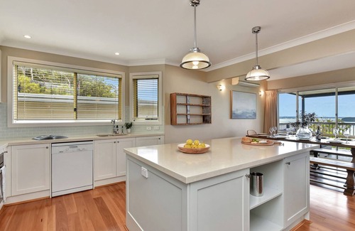Wangi Wangi House | Overlook Nook - The Best Views in the Area
