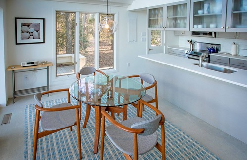 Sherwood House | Overlook on Dun's Cove - Luxury waterfront hideaway minutes from St. Michaels