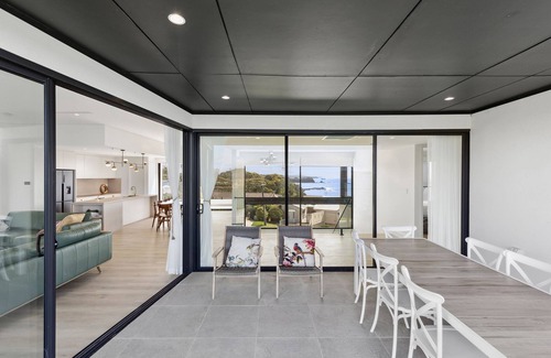 Malua Bay House | Overlooking McKenzie's Beach & Pretty Point @ Malua Bay | Luma Vista