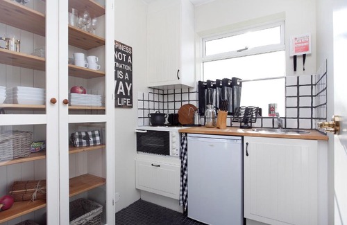 Laugardalur Apartment | Overlooking the city, bright & cozy - Free Parking (A2)