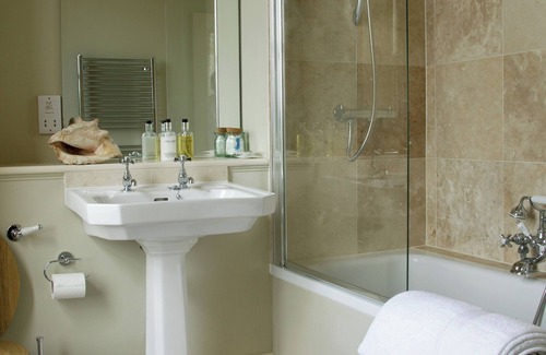 Wroughton Bed & Breakfast | Overtown Manor