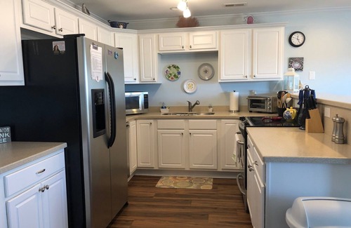 Long Beach Condo | OW 9201 - Beautiful 3 Bdrm/2.5 Bath Condo w/Pool, Elevator, & Beach - Sleeps 6