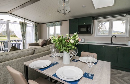 Trefeglwys Cottage | OWLS MEADOW, romantic, character holiday cottage in Trefeglwys