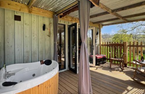 South Molton Cabin | Owls Nest Lodge