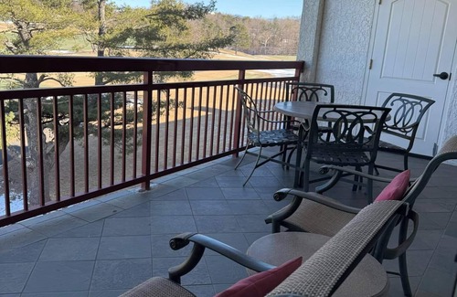 Pigeon Forge Condo | Owner Managed Riverstone Condo/Spacious End Unit/DISCOUNT 7 NTS OR MORE