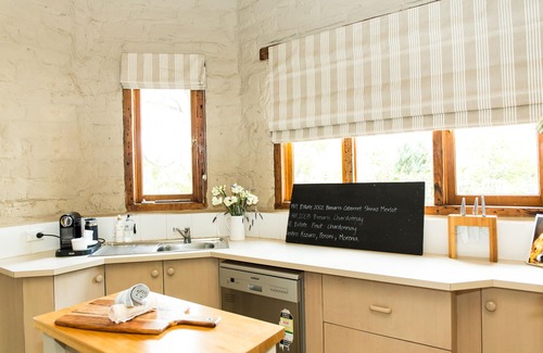 Merricks North Cottage | Owner's Cottage - comfortable and peaceful romantic escape