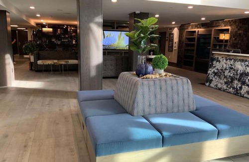 Hayden Island Hotel | Oxford Suites Portland - Jantzen Beach