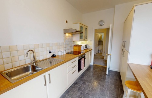 Oxford Apartment | Oxford two bedroom short let apartment sleeps four.