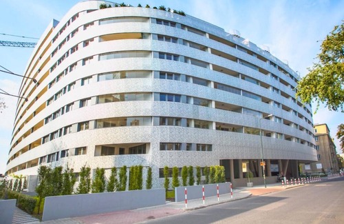 Mirow Apartment | Oxygen Apartment in the heart of Warsaw entertainment and financial centre.