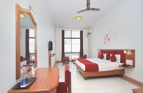 Hampankatta Hotel | OYO 10632 Hotel Brigade Royal