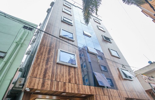 BTM Layout Hotel | OYO 11916 Varcity Plaza