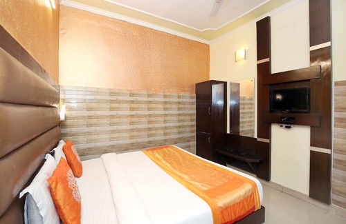 Sector 45 Hotel | OYO 12155 Hotel Awdesh Inn