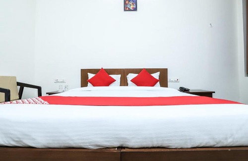 Bareilly Hotel | OYO 26611 Anand Mangal Hotel
