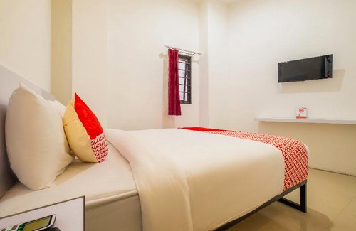 Bandung Hotel | Oyo 2759 Cibeureum Residence Ii