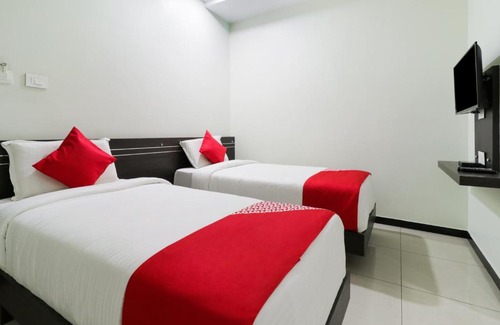 Rajahmundry Hotel | OYO 30260 Jupudy Residency
