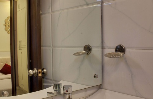 Hari Nagar Hotel | OYO 319 Rk Residency
