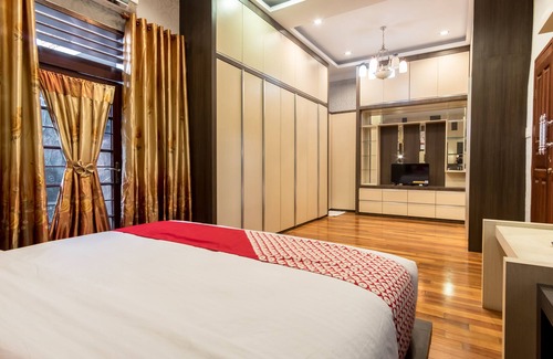 Medan House | OYO 619 Naufal Guest House Syariah