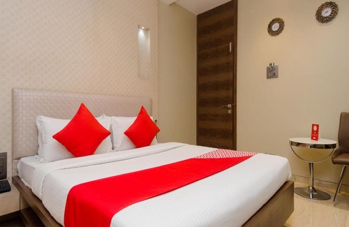 Nerul Hotel | OYO 8069 Hotel Pratiksha Residency