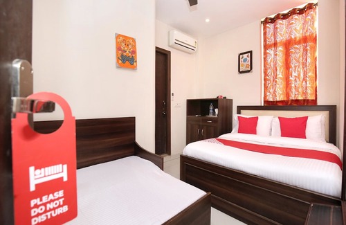 Sector 45 Hotel | OYO 8664 Hotel 1st Choice