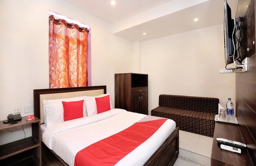 Sector 45 Hotel | OYO 8664 Hotel 1st Choice