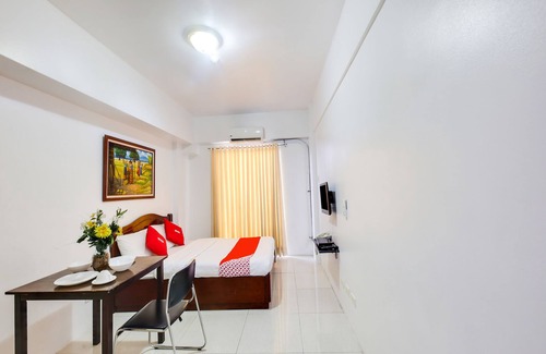 Palanan Hotel | OYO 893 Dian Suites Makati