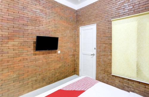 Jakarta Hotel | OYO 90066 Tobana Pejaten House