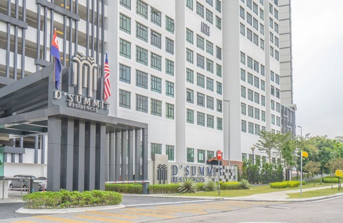 Kempas Hotel | OYO 90183 D' Summit Residence 2bhk