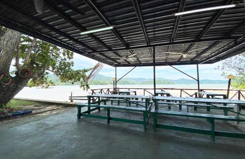 Kota Belud Hotel | OYO 90317 Ambong Bay Resthouse