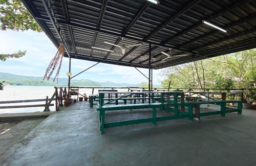 Kota Belud Hotel | OYO 90317 Ambong Bay Resthouse
