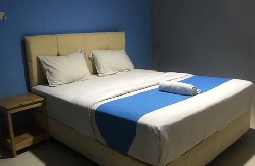 Jakarta Hotel | OYO 90436 Dewi Fortuna