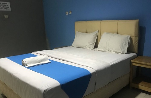 Jakarta Hotel | OYO 90436 Dewi Fortuna