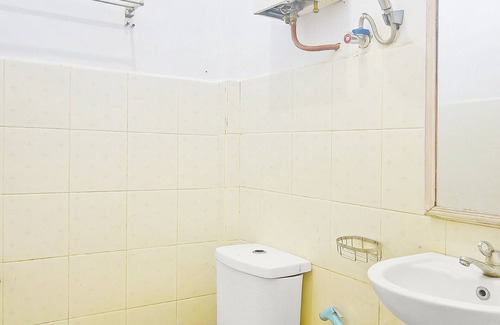 Manado Hotel | OYO 90463 A2b Guesthouse