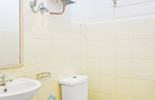 Manado Hotel | OYO 90463 A2b Guesthouse