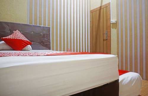 Jeneponto Hotel | OYO 91433 Hotel Sari Jeneponto