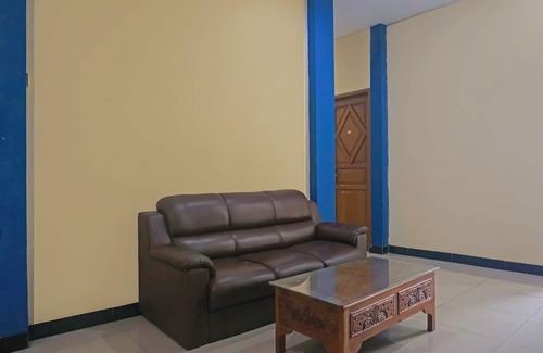 East Jakarta Hotel | OYO 92656 Jati Residence Pulo Gadung