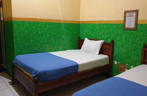 Probolinggo Hotel | OYO 92693 Houstel Darma Syariah