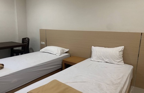 Parepare Hotel | OYO 93731 Amas Syariah