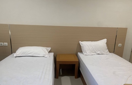 Parepare Hotel | OYO 93731 Amas Syariah