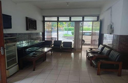 Semarang Hotel | OYO 94703 Hotel Wisma Hasanah