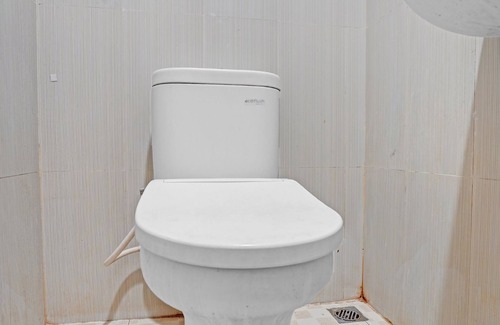 Surabaya Hotel | OYO Flagship 90789 Genteng Residence