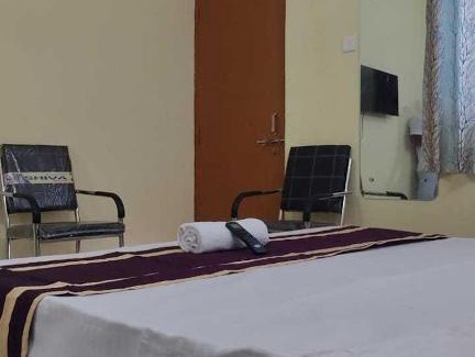 Danapur Hotel | OYO Hotel Red Rose