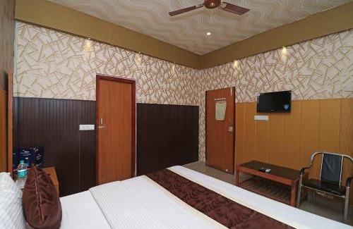 Lucknow Hotel | OYO Hotel YB Continental