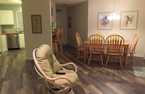 Colington Condo | Oyster Pointe Soundside Large Deck Overlooks Pool